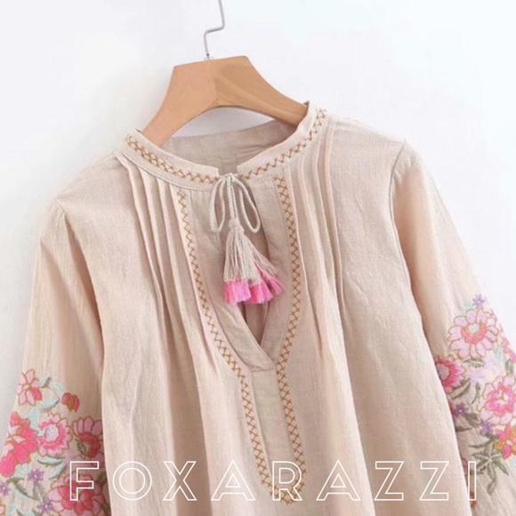 🌸Embroidered Floral Bell Sleeve Boho Tunic - Picture 5 of 8